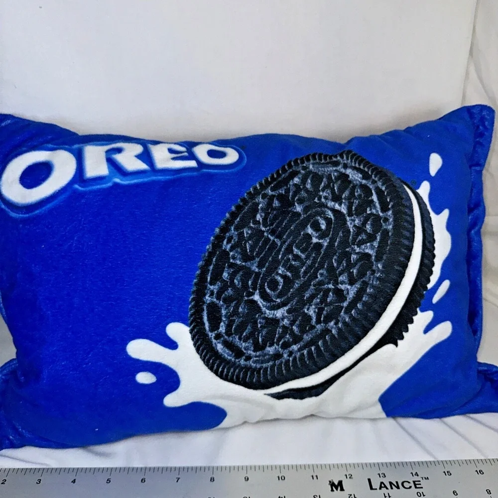 Oreo Cookies Throw Pillow With 5 Mini Plush Cookies Inside Zippered Pocket